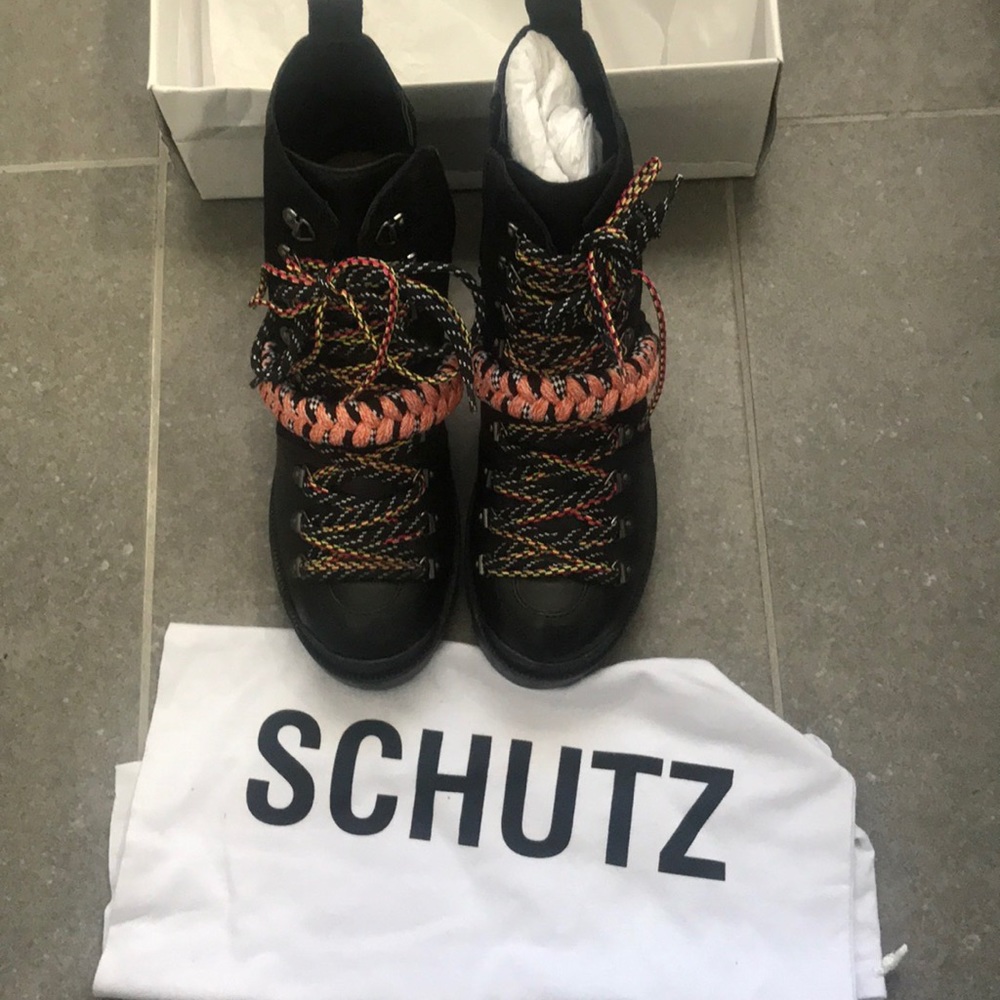 SCHUTZ Emanuela Bootie